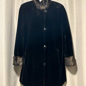Novelti faux fur coat - Size Med to Large